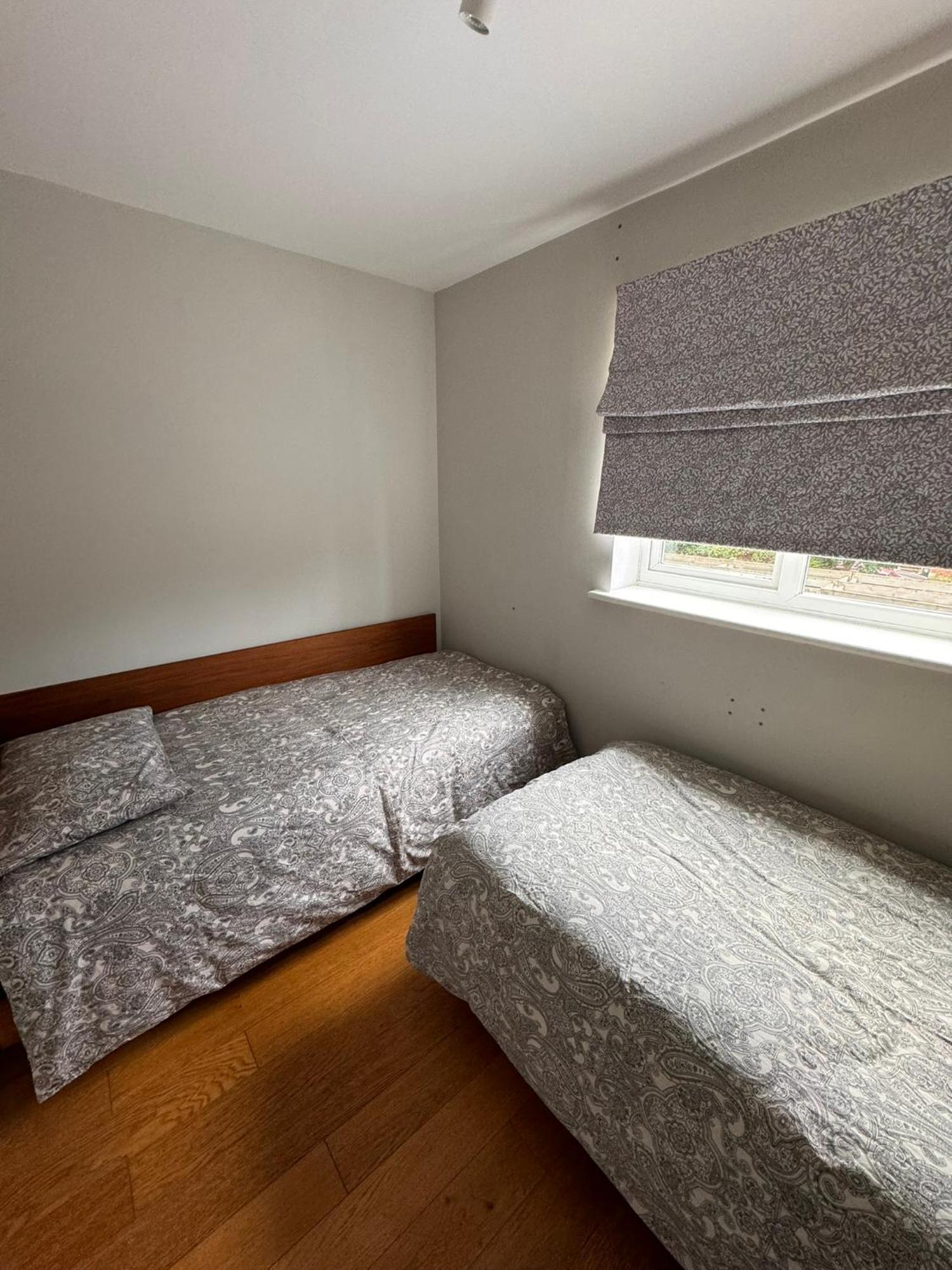 2-Bedroom Flat Walking Distance To Excel London - Perfect Location! Exterior photo